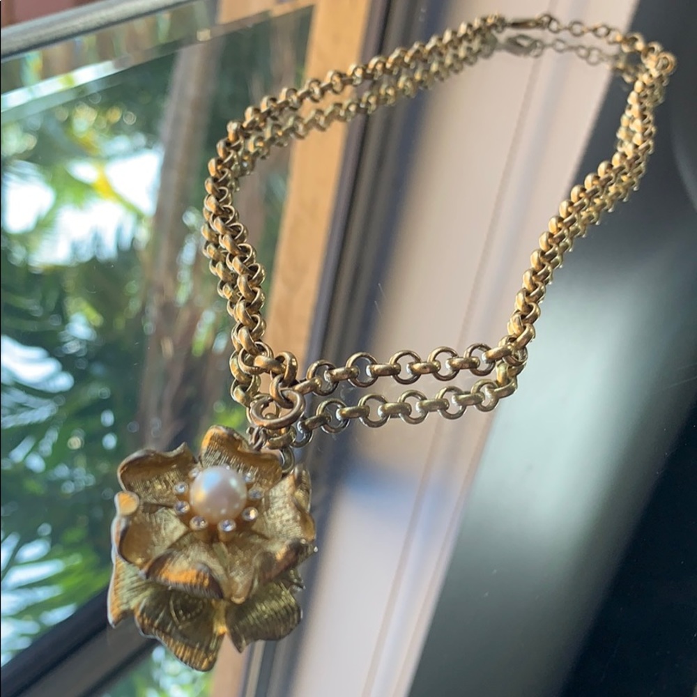 Stella & Dot Flower Necklace
